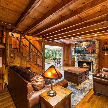 Whiskey Ridge Lodge, A Restored 1940S Gem, 2 Mins From Downtown, Breathtaking City Views, Custom Game Room, And Spacious Elegance Gatlinburg Kültér fotó