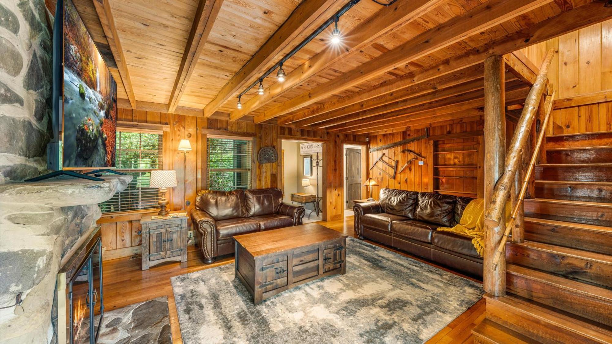 Whiskey Ridge Lodge, A Restored 1940S Gem, 2 Mins From Downtown, Breathtaking City Views, Custom Game Room, And Spacious Elegance Gatlinburg Kültér fotó