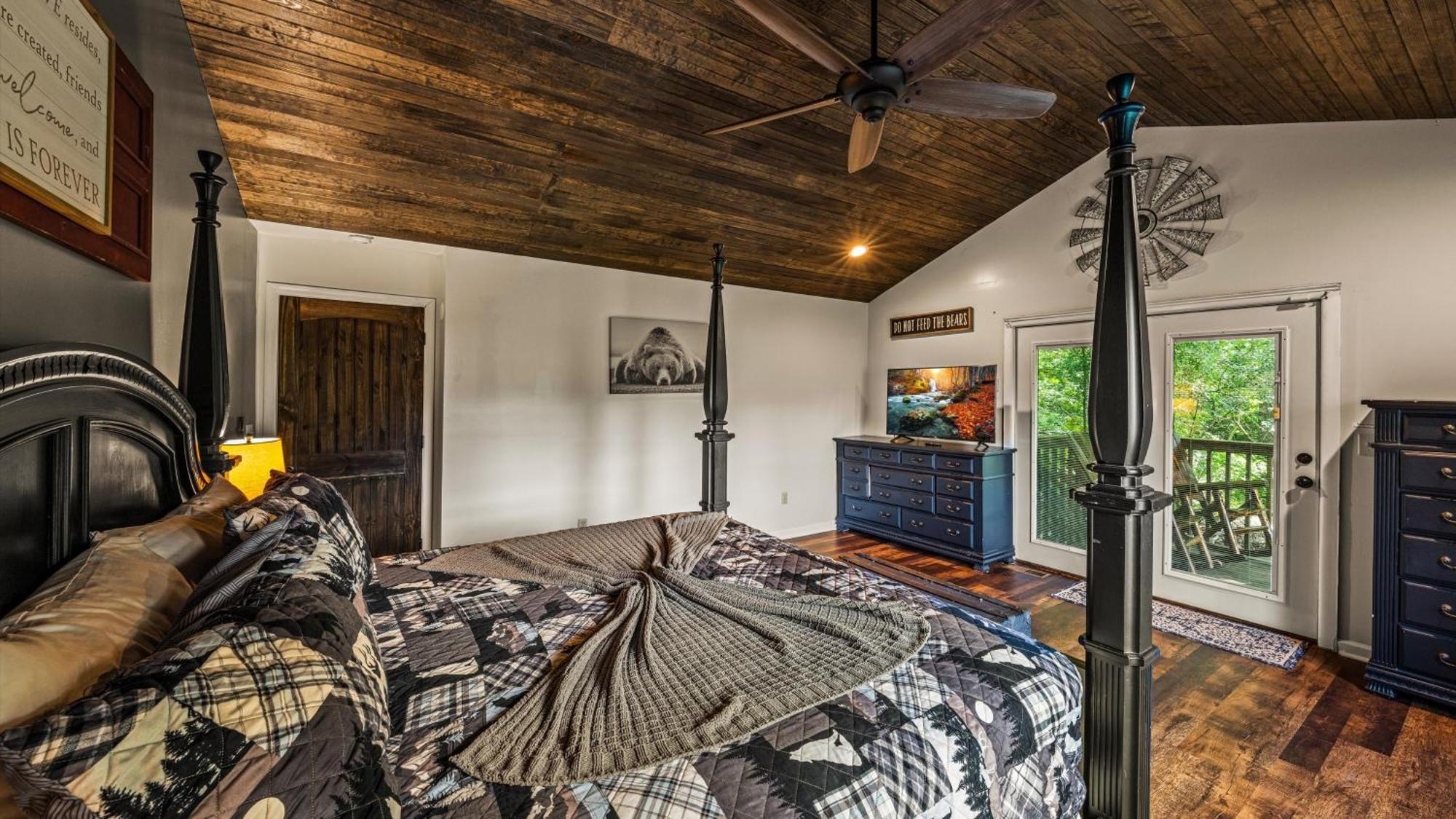 Whiskey Ridge Lodge, A Restored 1940S Gem, 2 Mins From Downtown, Breathtaking City Views, Custom Game Room, And Spacious Elegance Gatlinburg Kültér fotó