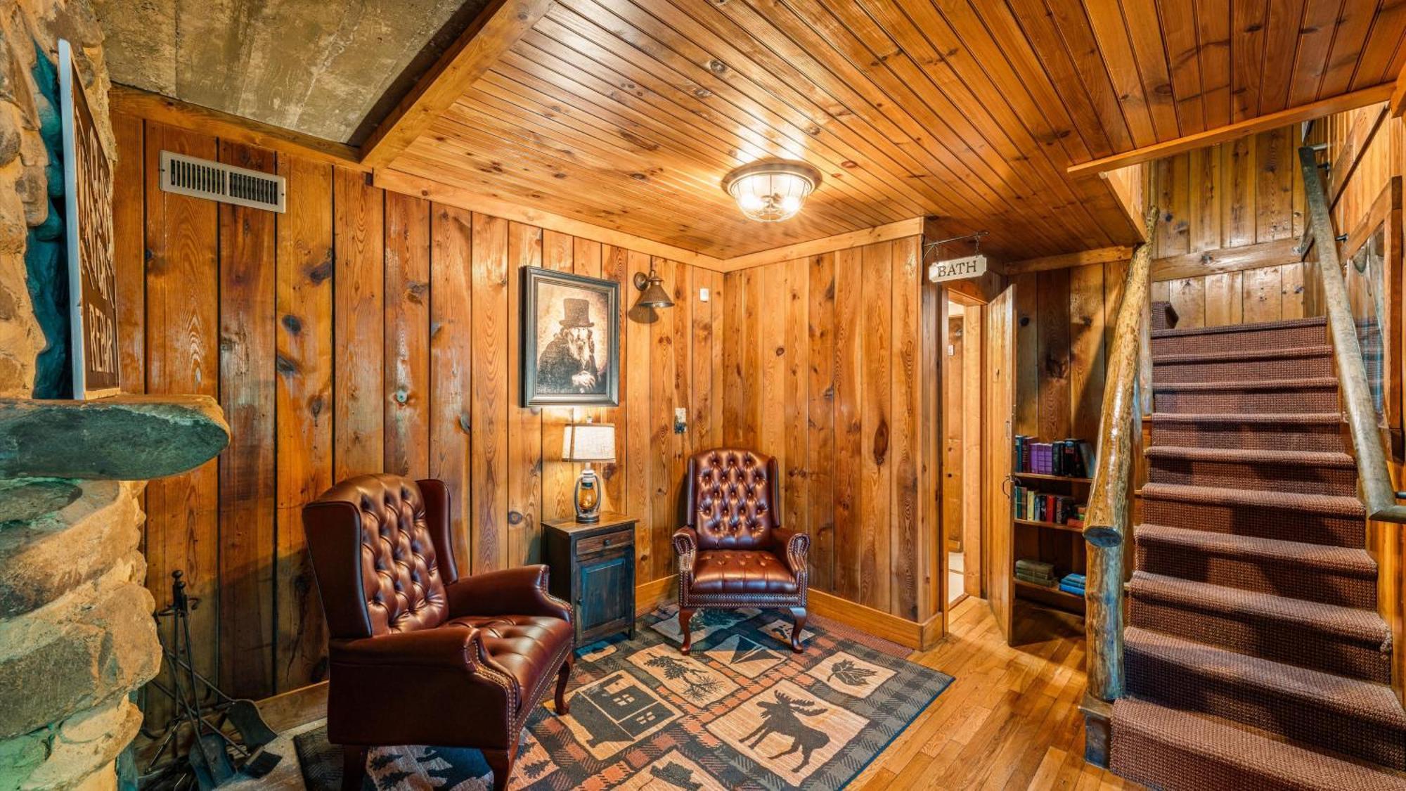 Whiskey Ridge Lodge, A Restored 1940S Gem, 2 Mins From Downtown, Breathtaking City Views, Custom Game Room, And Spacious Elegance Gatlinburg Kültér fotó