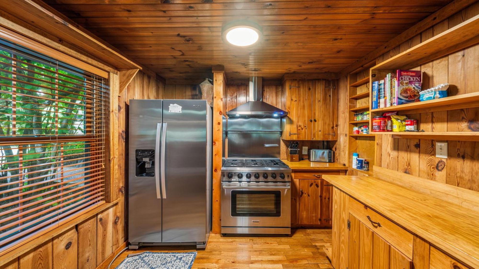 Whiskey Ridge Lodge, A Restored 1940S Gem, 2 Mins From Downtown, Breathtaking City Views, Custom Game Room, And Spacious Elegance Gatlinburg Kültér fotó
