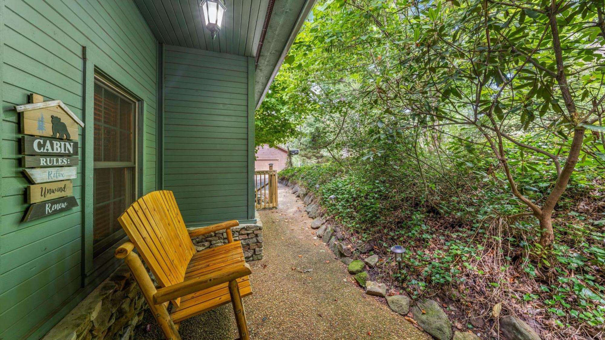 Whiskey Ridge Lodge, A Restored 1940S Gem, 2 Mins From Downtown, Breathtaking City Views, Custom Game Room, And Spacious Elegance Gatlinburg Kültér fotó