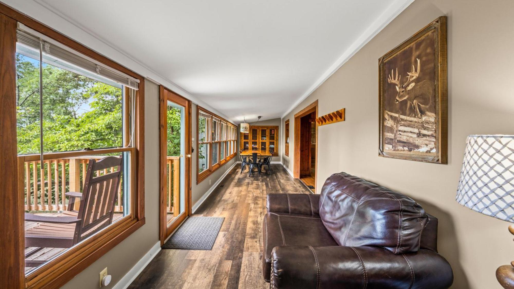 Whiskey Ridge Lodge, A Restored 1940S Gem, 2 Mins From Downtown, Breathtaking City Views, Custom Game Room, And Spacious Elegance Gatlinburg Kültér fotó