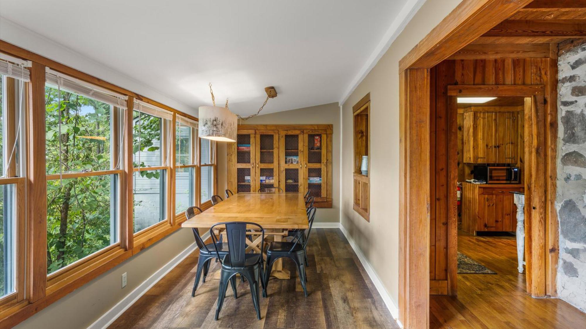 Whiskey Ridge Lodge, A Restored 1940S Gem, 2 Mins From Downtown, Breathtaking City Views, Custom Game Room, And Spacious Elegance Gatlinburg Kültér fotó