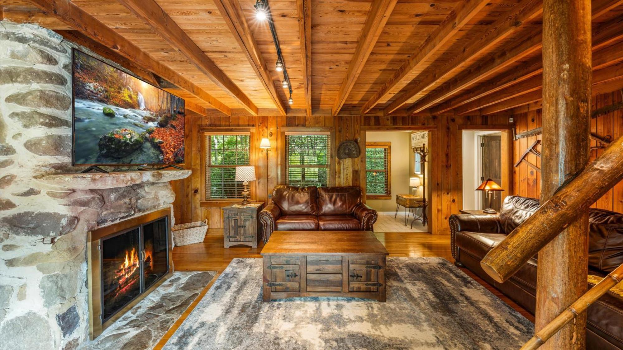 Whiskey Ridge Lodge, A Restored 1940S Gem, 2 Mins From Downtown, Breathtaking City Views, Custom Game Room, And Spacious Elegance Gatlinburg Kültér fotó