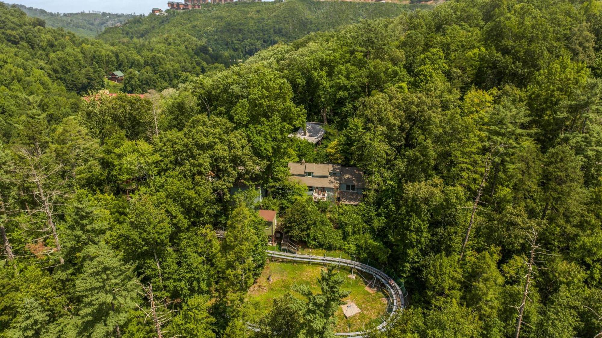 Whiskey Ridge Lodge, A Restored 1940S Gem, 2 Mins From Downtown, Breathtaking City Views, Custom Game Room, And Spacious Elegance Gatlinburg Kültér fotó