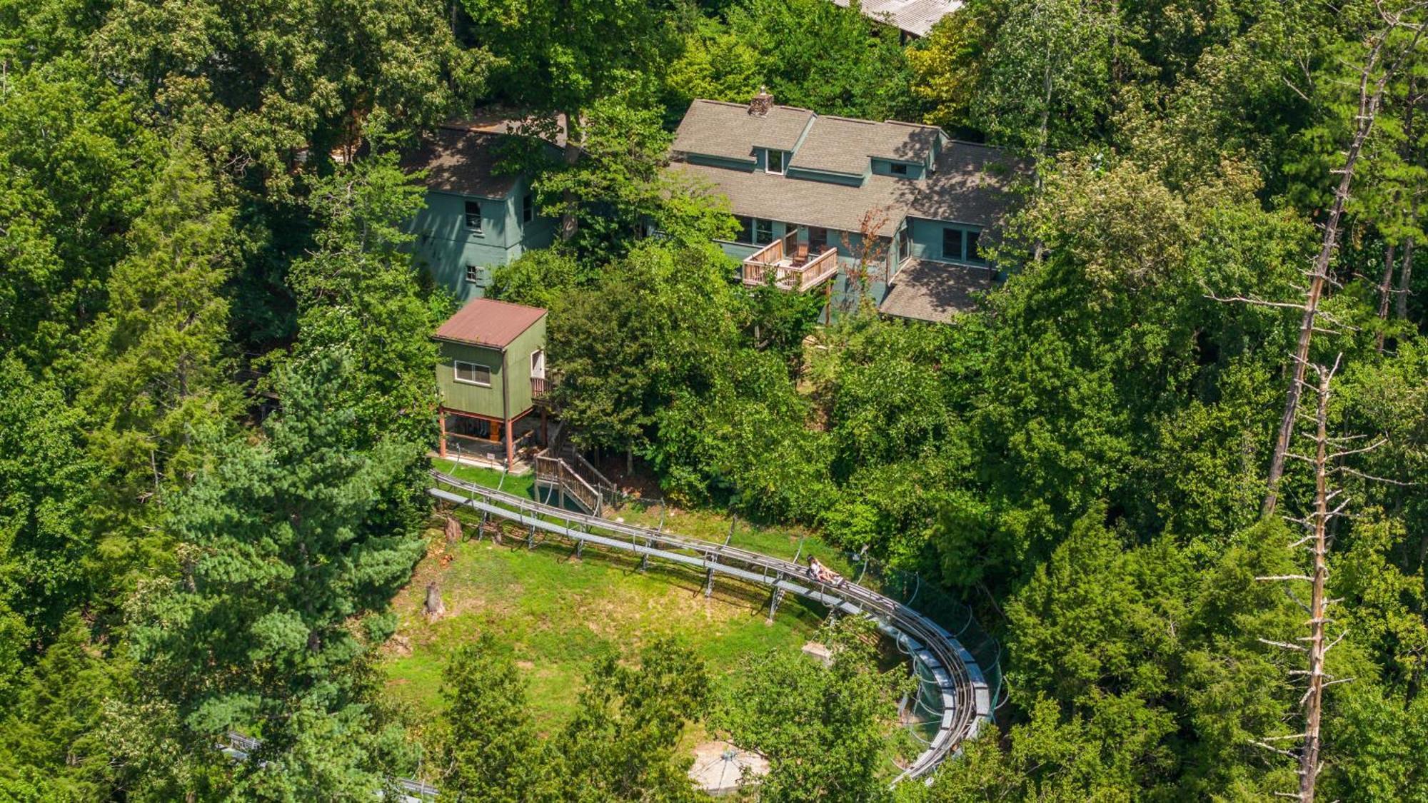 Whiskey Ridge Lodge, A Restored 1940S Gem, 2 Mins From Downtown, Breathtaking City Views, Custom Game Room, And Spacious Elegance Gatlinburg Kültér fotó