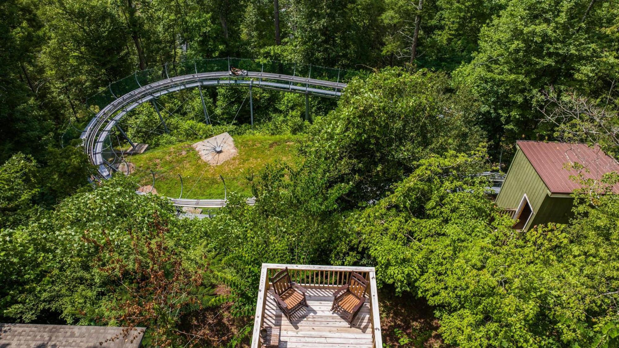 Whiskey Ridge Lodge, A Restored 1940S Gem, 2 Mins From Downtown, Breathtaking City Views, Custom Game Room, And Spacious Elegance Gatlinburg Kültér fotó